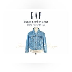 🆕90s Denim Jacket — Wears Like Vintage
Cropped just right 😎